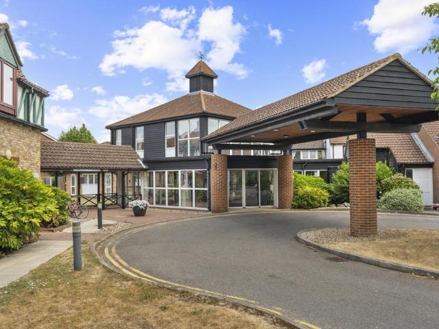 Flat for sale in Sawbridgeworth, Colliers End