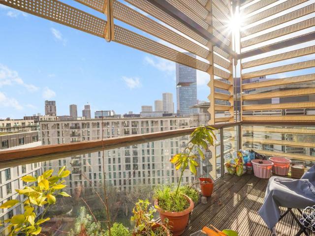 Flat for sale in Stratford Marsh, Greater London
