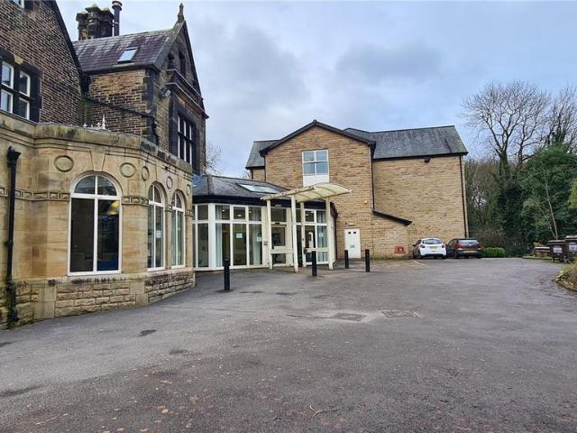 Flat for sale in Charlestown, Charlesworth