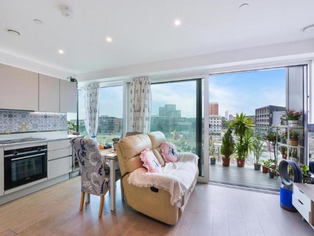 Flat for sale in Callis Yard, Greater London