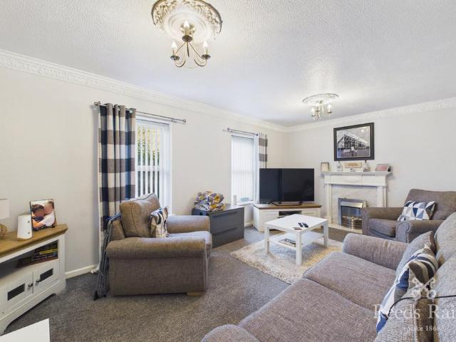 Flat for sale in Northgate Lodge, Wakefield