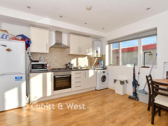 Flat for sale in Glynde, West Sussex