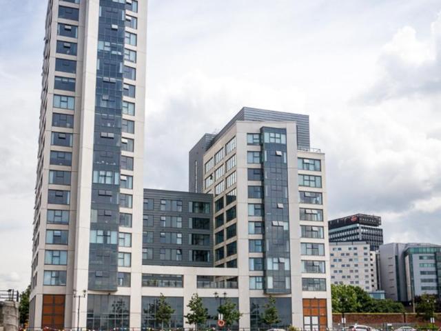 Flat for sale in Calderstones