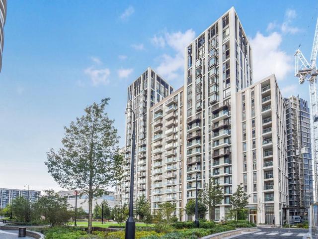 Flat for sale in Shepherd's Bush, Greater London