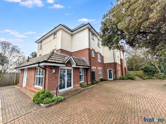 Flat for sale in Penn Hill, Poole