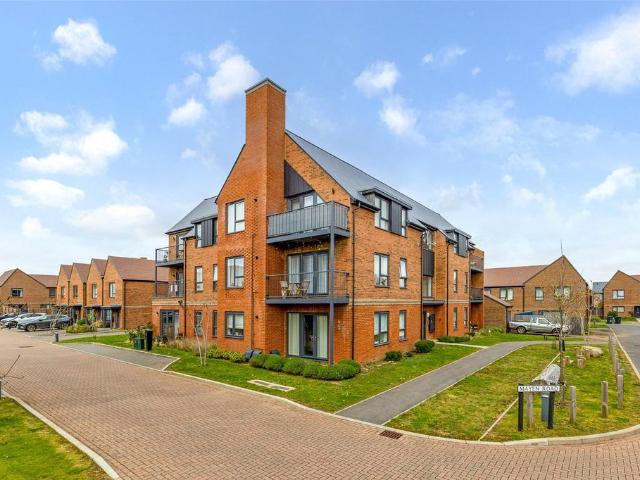 Flat for sale in Holloway Hill, Fole