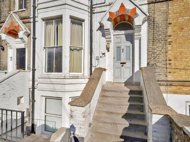 Flat for sale in London Borough of Croydon, Upper Norwood