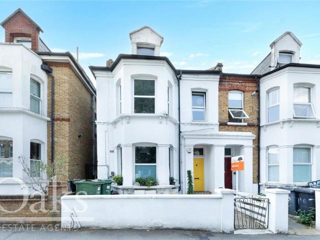 Flat for sale in Tulse Hill, Greater London