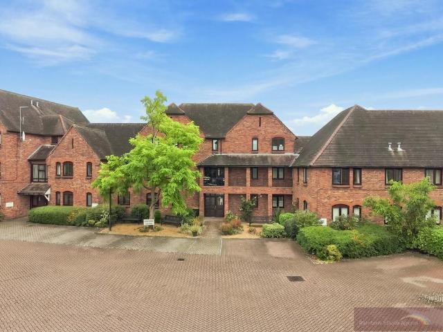 Flat for sale in Epping, Essex