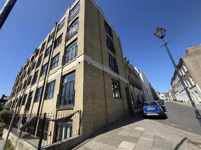 Flat for sale in East Cliff, Acol