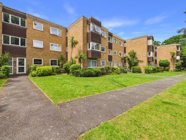 Flat for sale in Chislehurst, Greater London