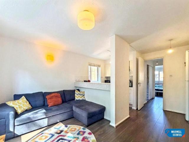 Flat for sale in Burnt Oak, Greater London