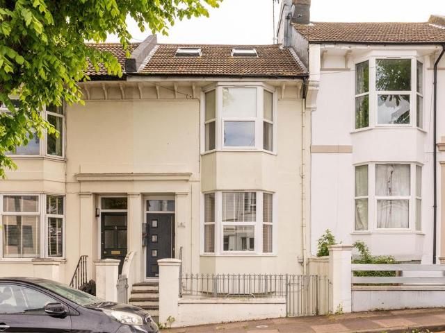Flat for sale in Queen's Park, Brighton & Hove