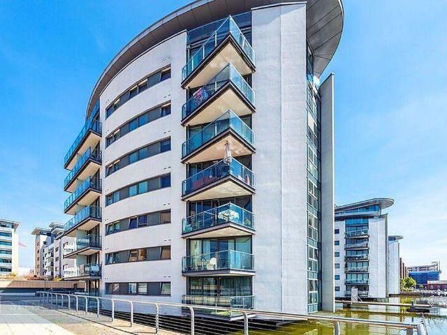 Flat for sale in Reach, Greater London
