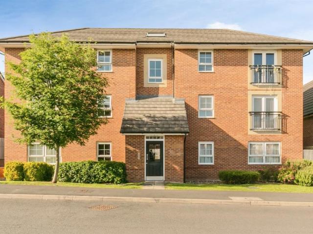 Flat for sale in Burland and Acton
