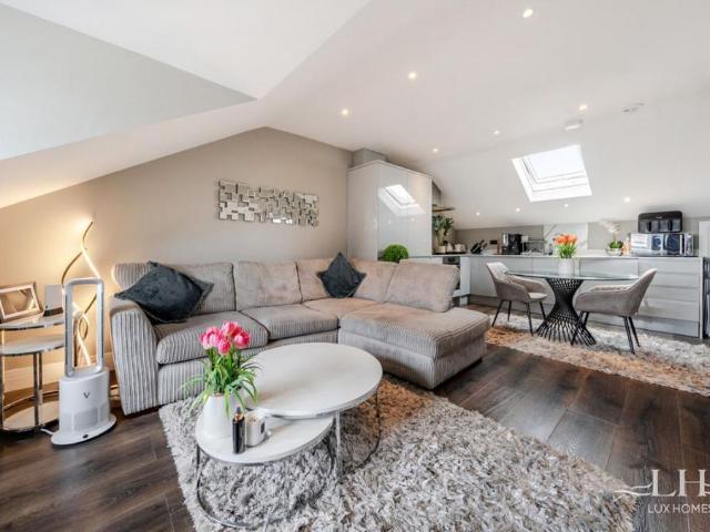 Flat for sale in Navestock Side, Essex