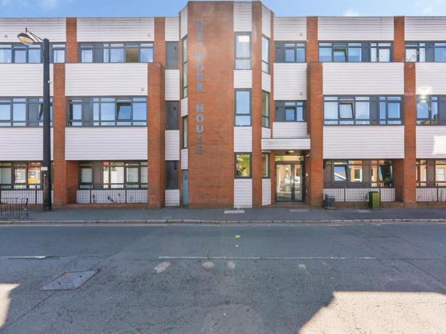 Flat for sale in Castlefield, Cressex