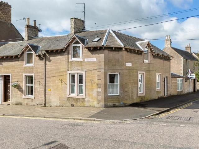 Flat for sale in Bleachfield, Ayton