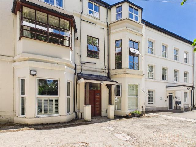 Flat for sale in Calderstones