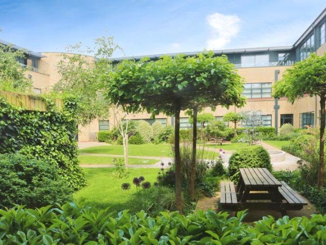 Flat for sale in Slough
