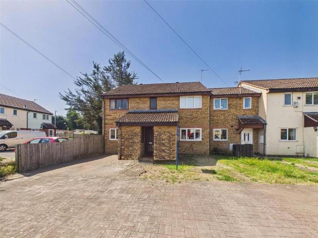 Flat for sale in Swindon, Golden Valley