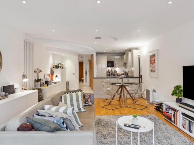 Flat for sale in Greater London