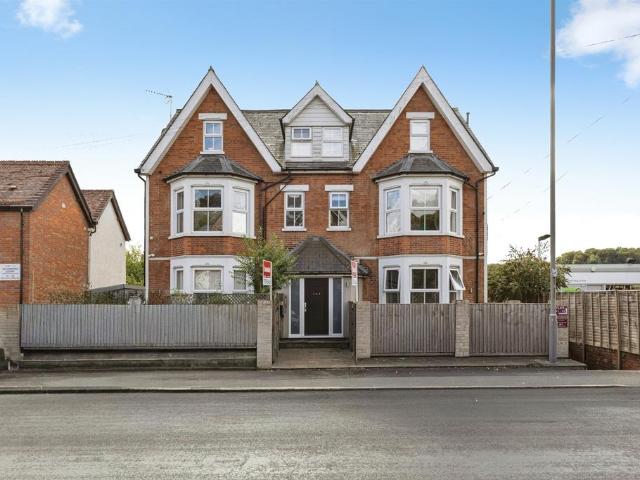 Flat for sale in High Wycombe Community Board, High Wycombe