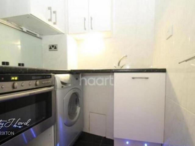 Flat for sale in Bayswater, Greater London