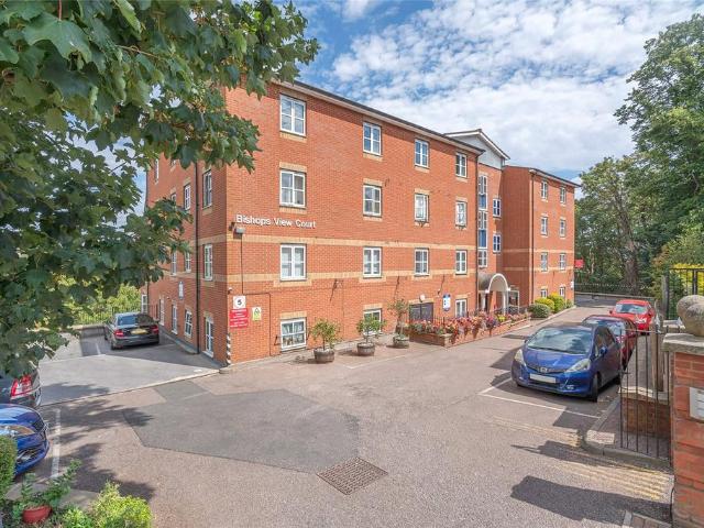 Flat for sale in Muswell Hill, Greater London