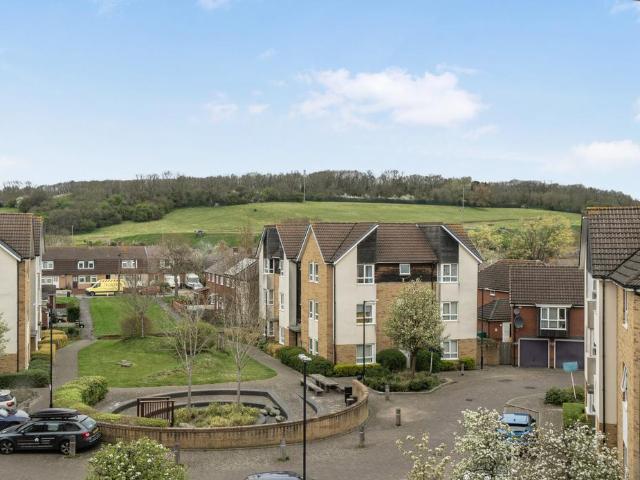 Flat for sale in Feckenham, City Of Bristol