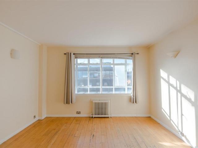 Flat for sale in Fitzrovia, Greater London