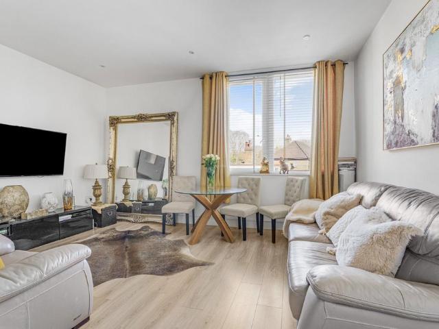 Flat for sale in Birch Green, Lower Halliford