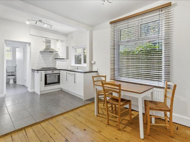 Flat for sale in Hammersmith, Greater London