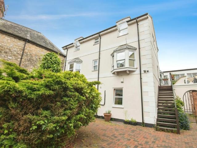 Flat for sale in Budlake, Devon