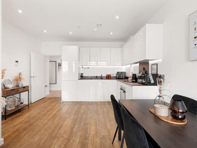 Flat for sale in Navestock Side, Essex