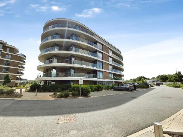Flat for sale in Reading