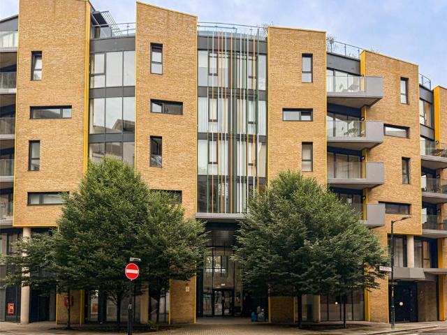 Flat for sale in Old Kent Road, Greater London