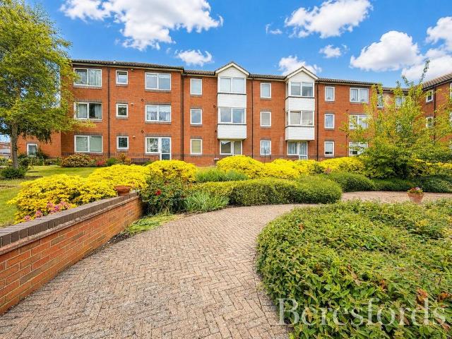 Flat for sale in Hornchurch, Greater London