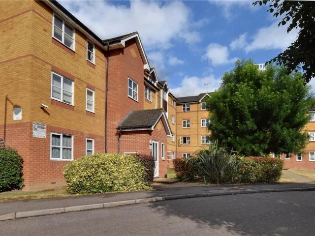 Flat for sale in London Borough of Lewisham, Ladywell