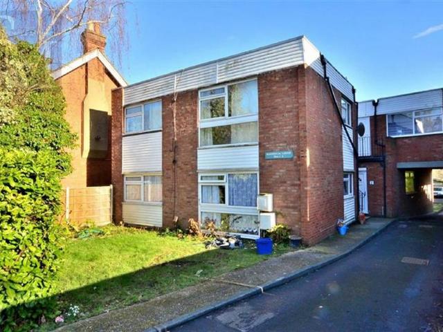 Flat for sale in Epping, Essex