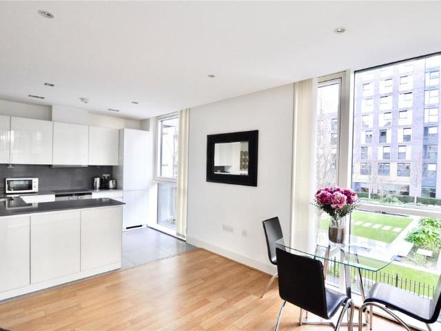 Flat for sale in St. George in the East, Whitechapel
