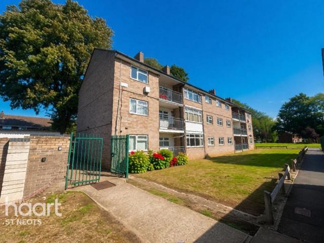 Flat for sale in Huntingdon