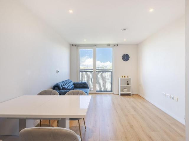 Flat for sale in Pimlico, Greater London