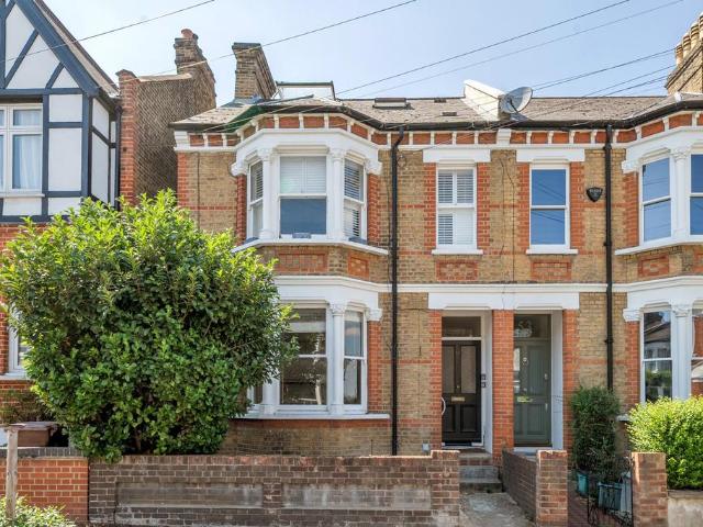 Flat for sale in Penge, Greater London