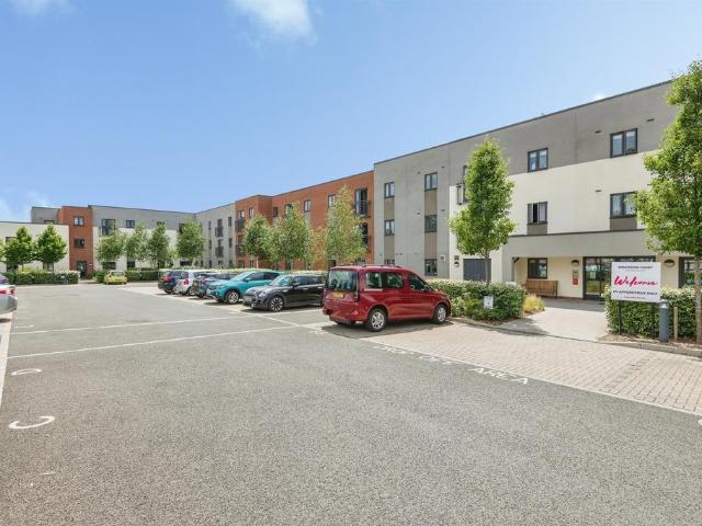 Flat for sale in Lambrook, Taunton