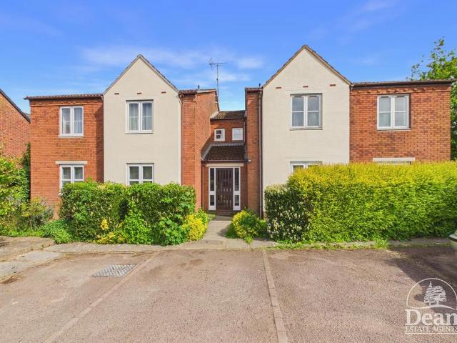 Flat for sale in Bromsberrow Heath, Gloucestershire
