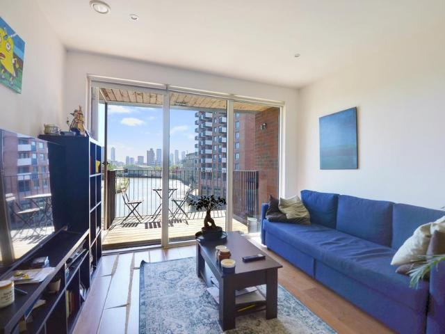 Flat for sale in Bromley-by-Bow, Poplar Grove