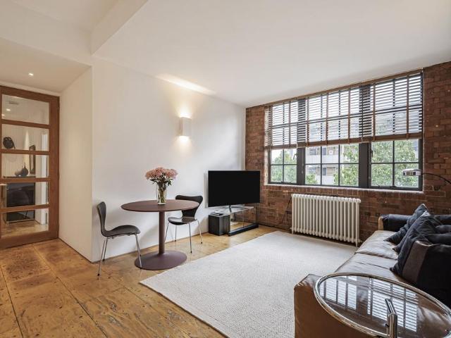 Flat for sale in Finsbury, Greater London