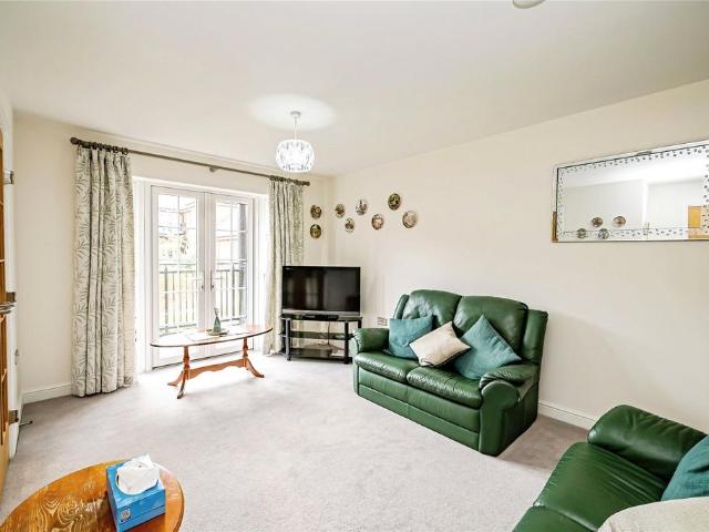 Flat for sale in Princes Risborough, Buckinghamshire
