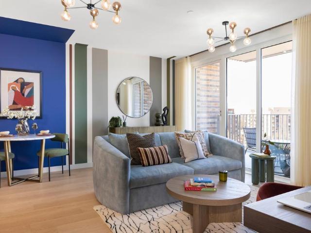 Flat for sale in London Borough of Ealing, Park Royal